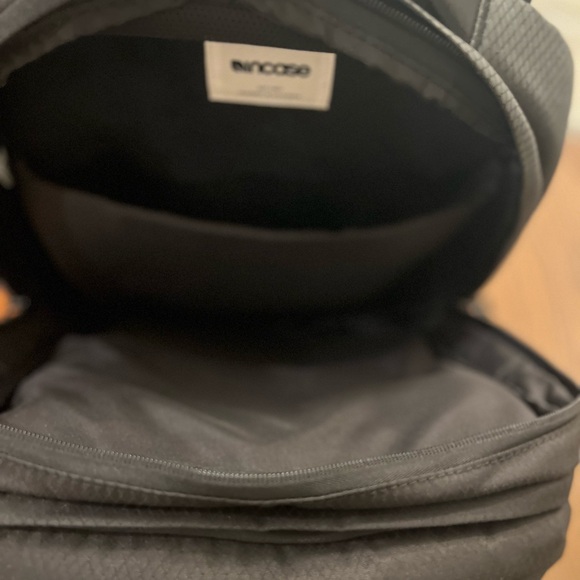Incase Crosstown Backpack - 20L - Picture 4 of 9